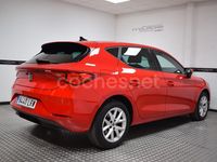 Usado Seat Leon Style 130 CV (95 kW) 2021 Rojo Berlina
