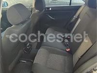 Usado VW Golf IV Highline 100 CV (73 kW) 2000 Negro Familiar