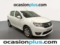 Usado Dacia Sandero Lauréate 75 CV (55 kW) 2013 Blanco Utilitario