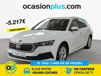 Usado Skoda Octavia Ambition 110 CV (80 kW) 2022 Blanco Familiar