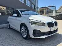 Käytetty BMW 225 Active Tourer iPerformance 224 HP (164 kW) 2019 Valkoinen Tila-auto