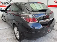 Usado Opel Astra GTC Enjoy 100 CV (73 kW) 2008 Negro Berlina
