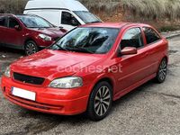 Usado Opel Astra Edition 100 CV (73 kW) 2004 Rojo Berlina