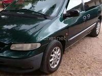 Usado Chrysler Voyager 115 CV (84 kW) 2000 Verde Monovolumen