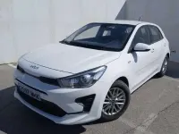 Usado Kia Rio 101 CV (74 kW) 2023 Blanco Utilitario