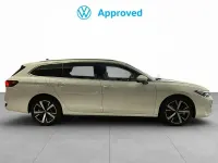 Usado VW Passat Business 272 CV (200 kW) 2025 Blanco Familiar