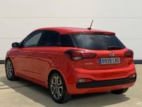 Usado Hyundai i20 100 CV (73 kW) 2019 Rojo Utilitario