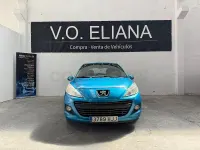 Usado Peugeot 207 Active 70 CV (51 kW) 2012 Azul Berlina