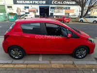 Usado Toyota Yaris Active 69 CV (50 kW) 2016 Rojo Berlina