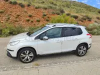 Usado Peugeot 2008 Allure 110 CV (80 kW) 2016 Blanco SUV