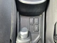 Usado Toyota Yaris Hybrid Active 100 CV (73 kW) 2019 Blanco Berlina