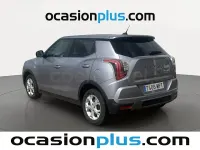 Usado SsangYong Tivoli 135 CV (99 kW) 2024 Gris / plata SUV