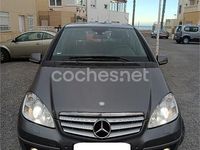 Usado Mercedes A180 Avantgarde 109 CV (80 kW) 2011 Gris / plata Monovolumen
