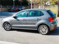 Usado VW Polo Advance 90 CV (66 kW) 2017 Gris / plata Berlina