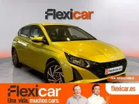 Usado Hyundai i20 100 CV (73 kW) 2024 Amarillo Utilitario