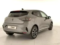 Usado Renault Clio V Techno 91 CV (66 kW) 2024 Gris Berlina