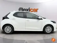 Usado Toyota Yaris Active 69 CV (50 kW) 2023 Blanco Utilitario