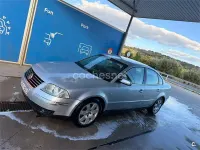 Usado VW Passat Highline 90 CV (66 kW) 2001 Gris / plata Berlina