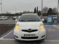 Usado Toyota Yaris Live 69 CV (50 kW) 2011 Blanco Berlina