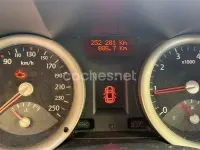 Usado Renault Mégane II Authentique 115 CV (84 kW) 2005 Gris / plata Berlina