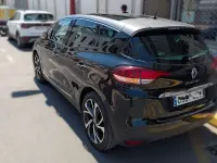 Usado Renault Scénic IV Edition One 110 CV (80 kW) 2017 Negro Monovolumen