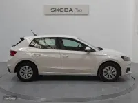 Usado Skoda Fabia Active 80 CV (58 kW) 2022 Blanco Utilitario