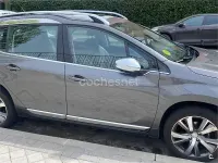 Usado Peugeot 2008 Active 92 CV (67 kW) 2015 Gris / plata SUV