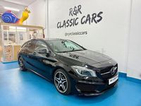 Usado Mercedes CLA220 Shooting Brake AMG line 177 CV (130 kW) 2015 Negro Familiar
