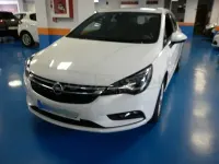 Usado Opel Astra Dynamic 110 CV (80 kW) 2019 Blanco Berlina