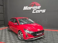 Usado Hyundai i20 100 CV (73 kW) 2024 Granate Utilitario