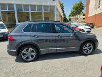 Usado VW Tiguan R-line 150 CV (110 kW) 2022 Gris / plata SUV