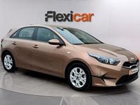 Usado Kia Ceed 101 CV (74 kW) 2023 Marrón Utilitario