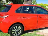 Usado Hyundai i30 120 CV (88 kW) 2020 Rojo Berlina