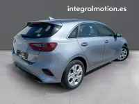 Usado Kia Ceed 120 CV (88 kW) 2022 Gris Utilitario