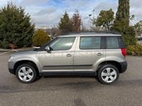 Usado Skoda Yeti Ambition 105 CV (77 kW) 2010 Beige SUV