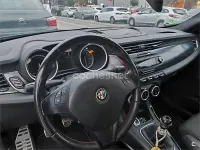 Usado Alfa Romeo Giulietta 170 CV (125 kW) 2011 Gris / plata Utilitario
