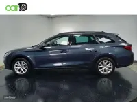 Usado Seat Leon Business 110 CV (80 kW) 2022 Gris Familiar