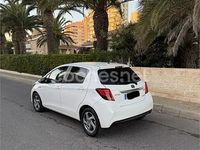 Usado Toyota Yaris Hybrid Active 100 CV (73 kW) 2014 Blanco Berlina