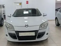 Usado Renault Mégane Dynamique 131 CV (96 kW) 2010 Blanco Coupe