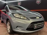 Usado Ford Fiesta Trend 82 CV (60 kW) 2009 Azul Utilitario