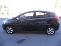 Usado Ford Fiesta Trend 90 CV (66 kW) 2009 Negro Utilitario