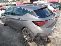 Usado Opel Astra Dynamic 160 CV (117 kW) 2016 Gris / plata Berlina