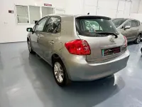 Usado Toyota Auris Luna 90 CV (66 kW) 2008 Gris / plata Utilitario