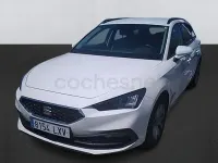 Usado Seat Leon Style 115 CV (84 kW) 2022 Blanco Familiar