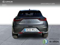 Usado Lexus LBX 136 CV (100 kW) 2025 Gris / plata SUV