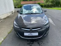 Usado Opel Astra Excellence 110 CV (80 kW) 2013 Gris / plata Berlina