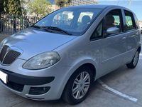 Usado Lancia Musa 90 CV (66 kW) 2010 Gris / plata Monovolumen
