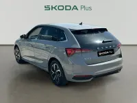 Usado Skoda Scala Selection 115 CV (84 kW) 2025 Gris / plata Utilitario