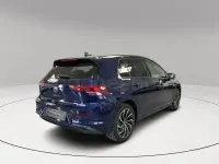 Usado VW Golf VIII Life 110 CV (80 kW) 2024 Azul Berlina