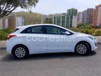 Usado Hyundai i30 90 CV (66 kW) 2015 Blanco Berlina